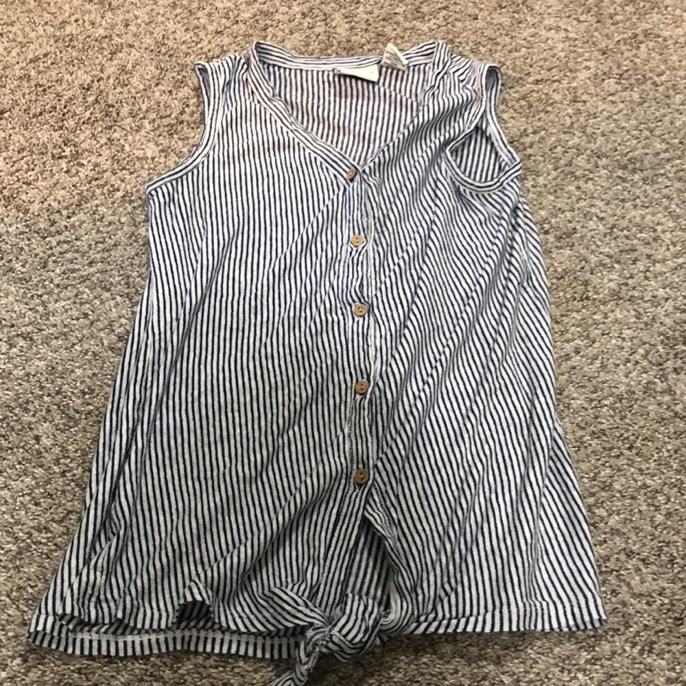 Tank button down